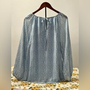 Chic Blue and White Leopard Print Peasant Blouse